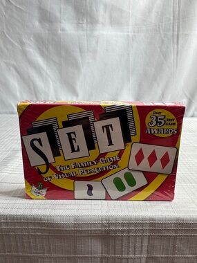 SET Family Game of Visual Perception Party Card Game SET Enterprises NEW SEALED